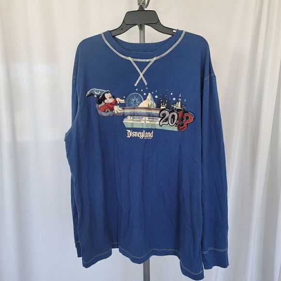 DISNEY PARKS 2013 Disney Resort Sweatshirt Size XXL - Picture 2 of 8